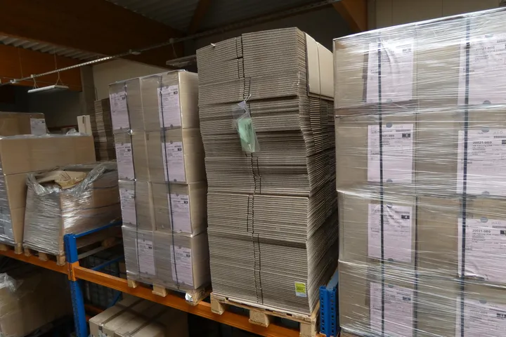 Konvolut Wellpapp-Faltkiste Opel 370x370x195 Opel Umfang: Palette mit Inhalt
